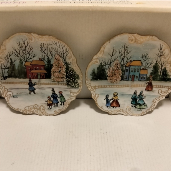 2 vintage Crate Hand Painted Display Wall Decor Plates/Holiday Decor - Picture 1 of 11